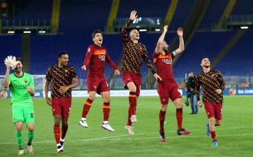 Рома победи с 2 0 новака в Серия Б Тернана в