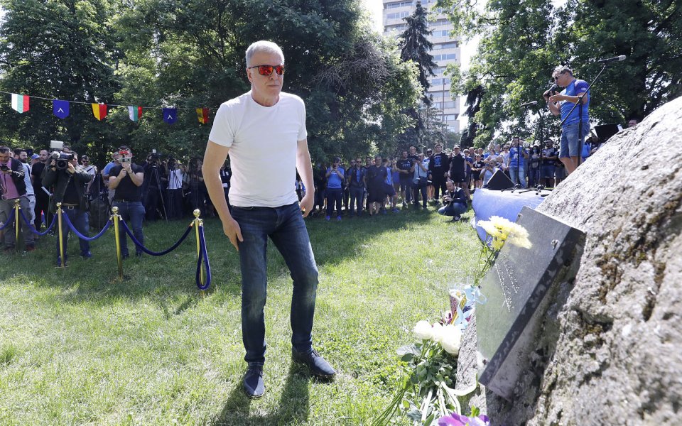 Наско Сираков е човекът, който е заемал най-много позиции в