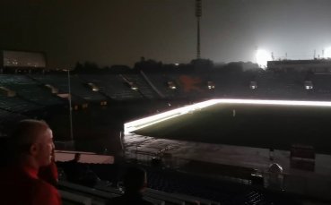 Тежките метеорологични условия в София спряха електрозахранването на Националния стадион