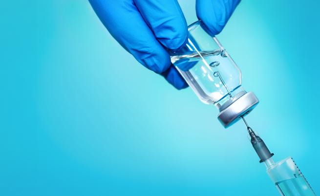 САЩ дадоха пълно одобрение на ваксината на „Пфайзер”