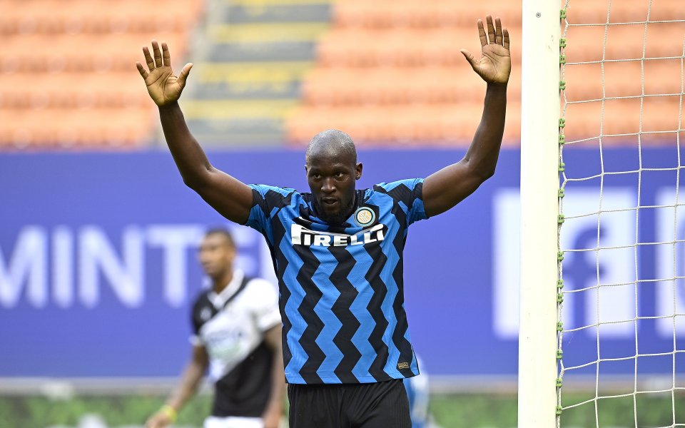 Отборът на Челси продължава да се интересува силно от нападателя