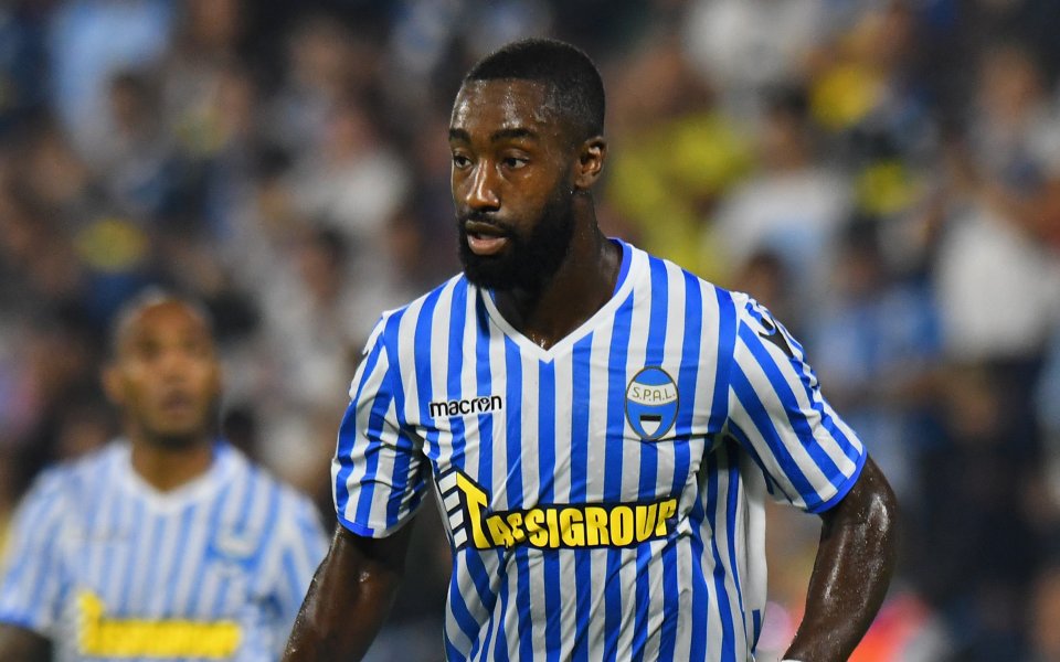 Бившият защитник на Арсенал и Швейцария Йоан Джуру обяви оттеглянето