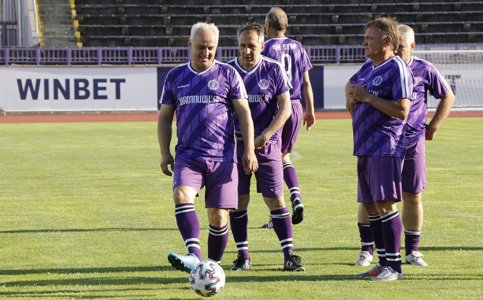 Етър честване на 30 годишнината от шампионската титла1