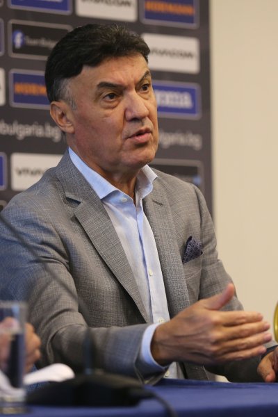 Борислав Михайлов1
