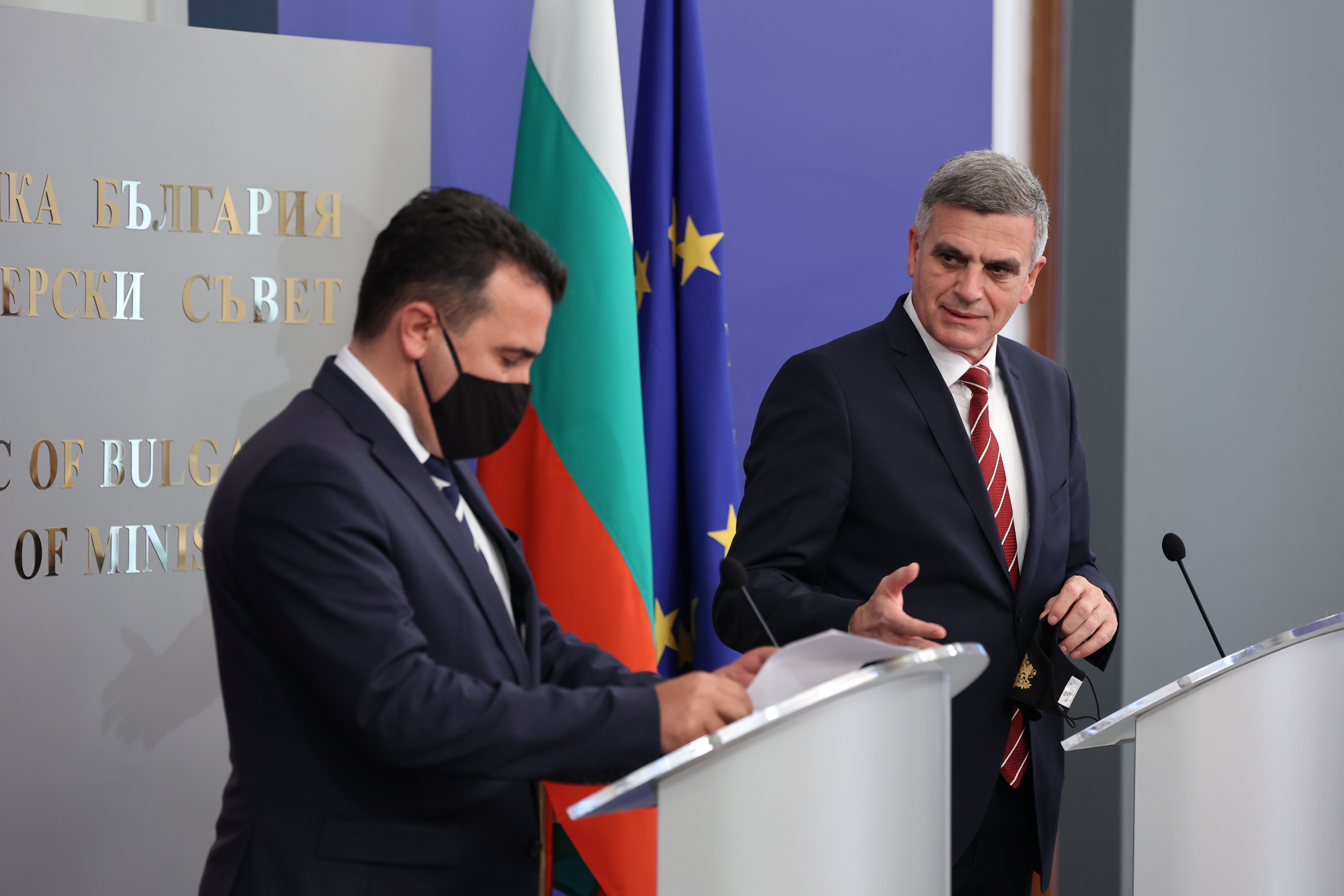 <p>Служебният премиер Стефан Янев се срещна с премиера на Република Северна Македония Зоран Заев в Министерския съвет</p>