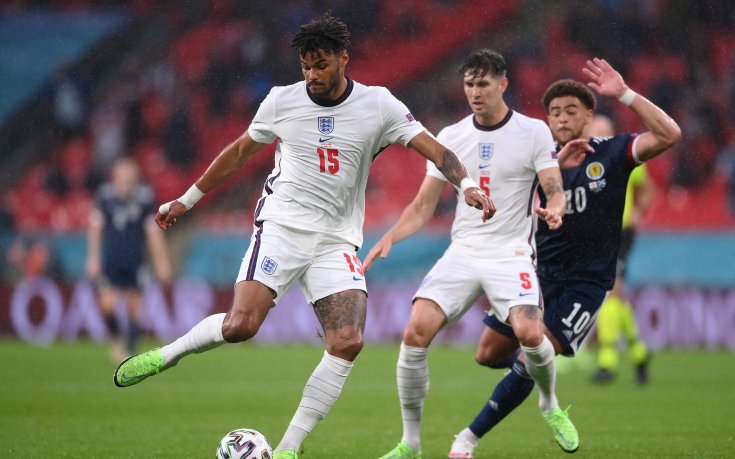 Спокойствие в Англия след новината за COVID-19 в Шотландия