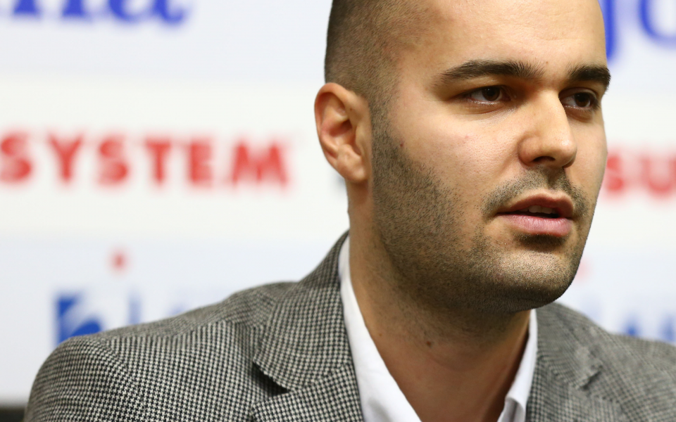 Председателят на Управителния съвет на Етър Деян Куздов даде интервю