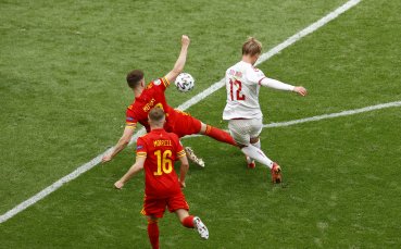 Уелс и Дания играят при 0 2 в първия 1 8 финал от UEFA EURO