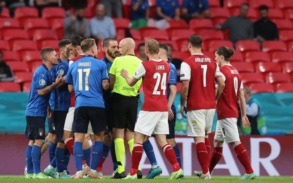 Съставите на Италия и Австрия играят при резултат