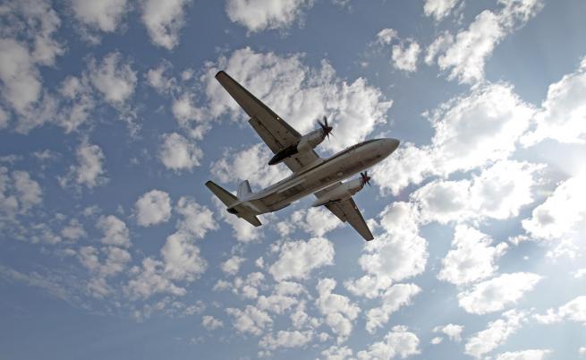 Украйна ликвидира руски самолет Ан-26 на летище 