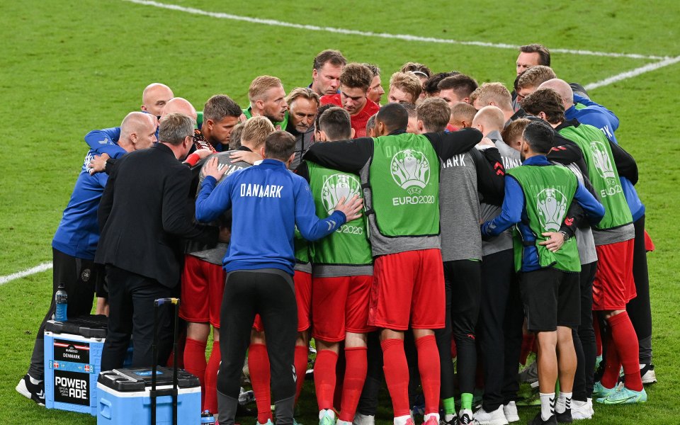 Датчаните се завърнаха у дома след подвига на UEFA EURO 2020