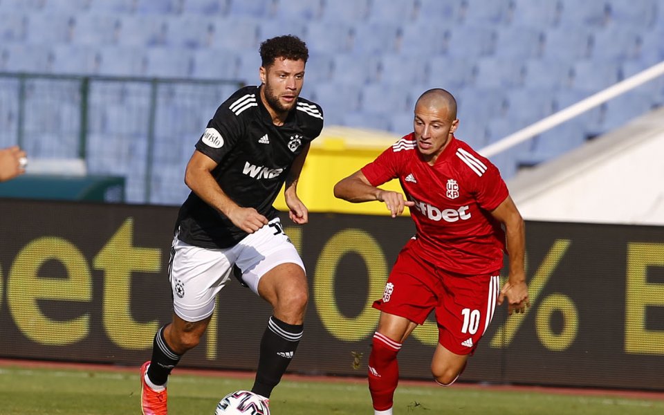 Отборът на ЦСКА 1948 приема ЦСКА в първи двубой от