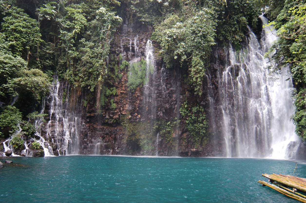 <p>Водопад Тинаго, остров Минданао, Филипините</p>