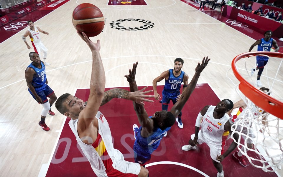 Олимпийският шампион в мъжкия баскетбол САЩ победи с 95:81 (19:21,