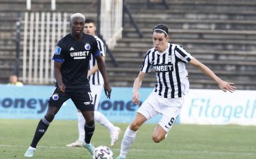Локомотив Пловдив и Копенхаген играят при резултат 0 0 в първи мач