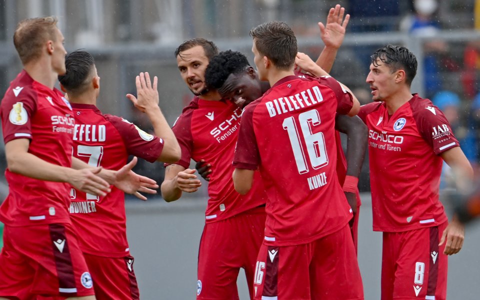 Отборите на СпФгг Байрот и Арминия Билефелд си спретнаха истинско