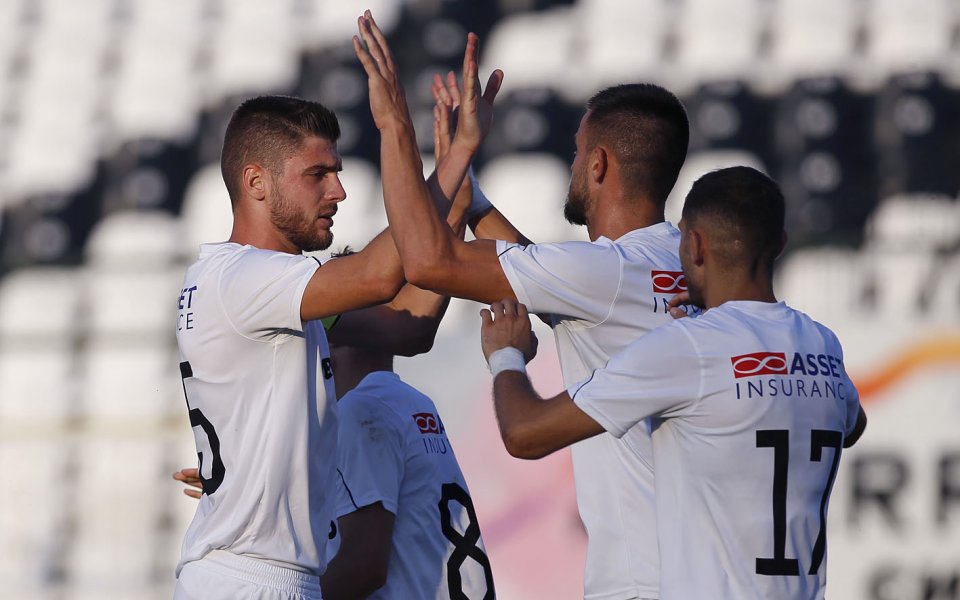 Славия победи Берое с 3:2 в първия съботен двубой от