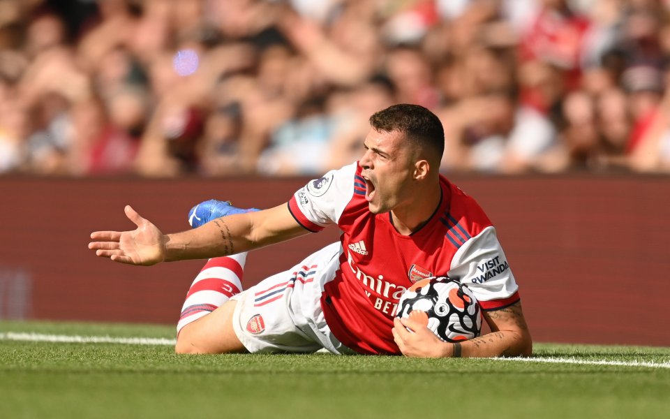 Капитанът на Арсенал Гранит Джака потвърди, че е преподписал договора