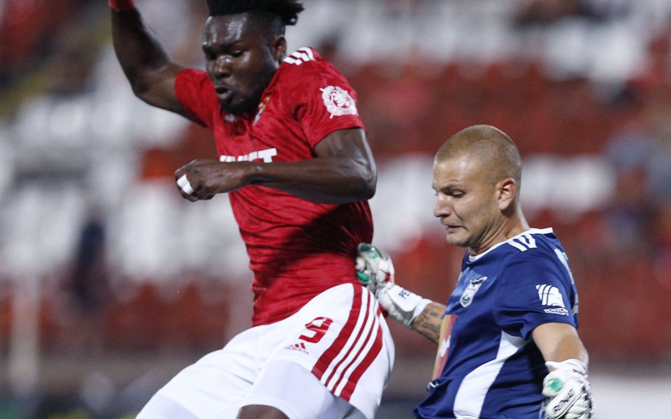 Отборите на ЦСКА и Пирин Благоевград играят при резултат