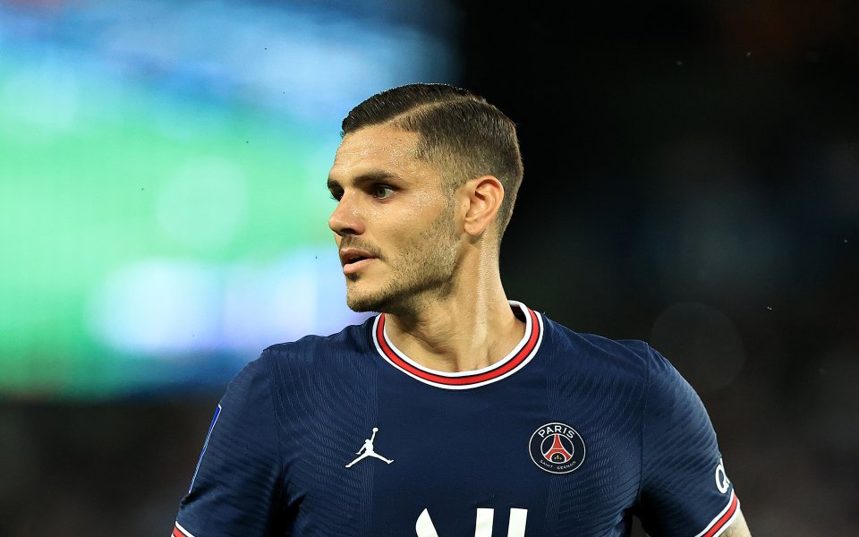 Нападателят на Пари Сен Жермен Мауро Икарди няма да играе