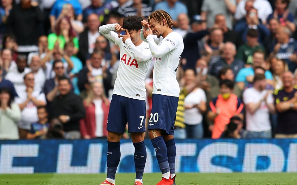 Положителната тенденция за Тотнъм при Нуно Ешпирито Санто продължи и