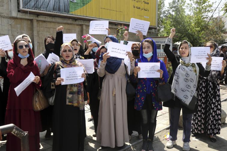 Десетки излязоха на митинг в Кабул в защита на правата