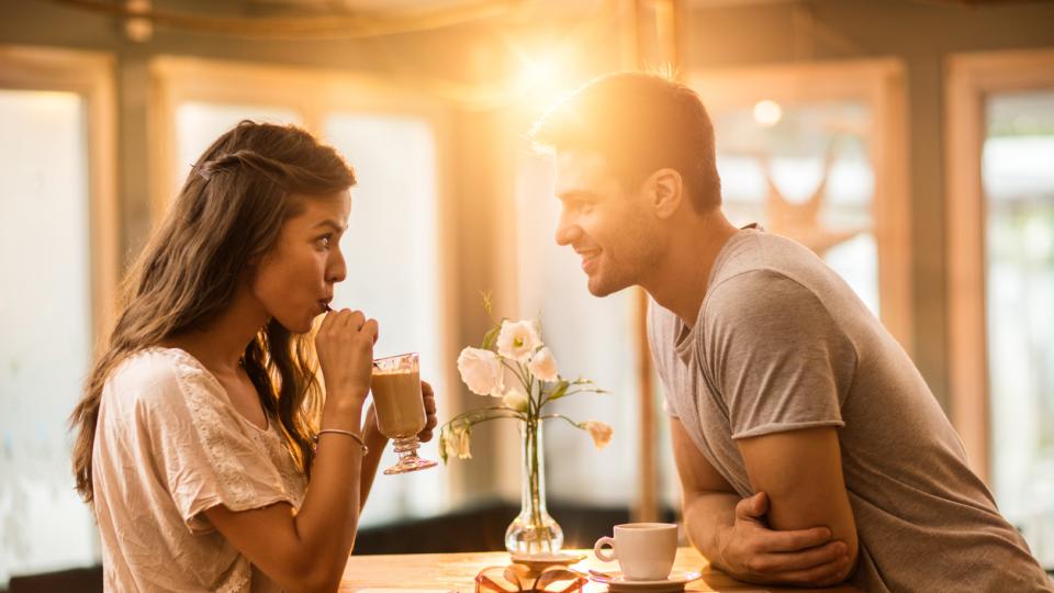 Не сте напълно сигурни дали някой флиртува с вас? Дори ако