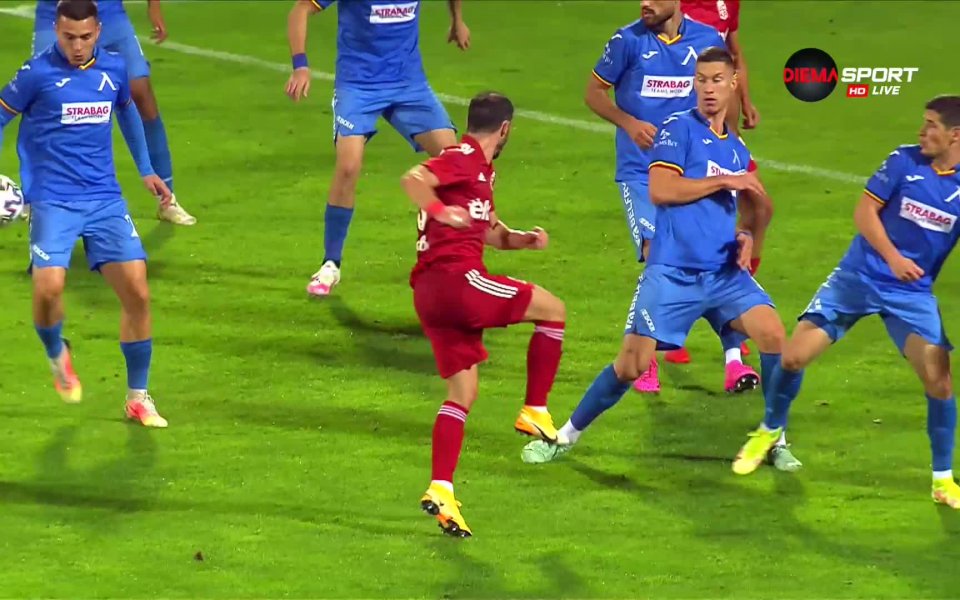 Играчите на ЦСКА 1948 имаха сериозни претенции за дузпа срещу