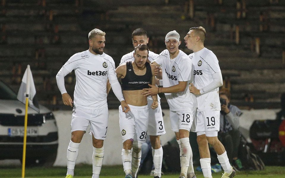 Отборите на Славия и Лудогорец играят при резултат