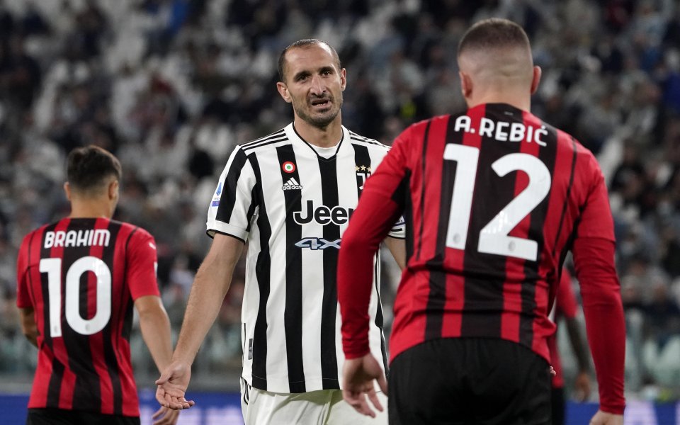 Милан и Ювентус играят при резултат 0:0 в дербито на