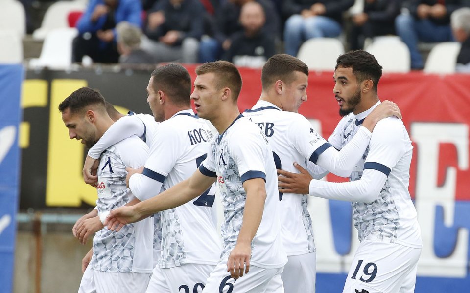 Левскипобеди Марек с