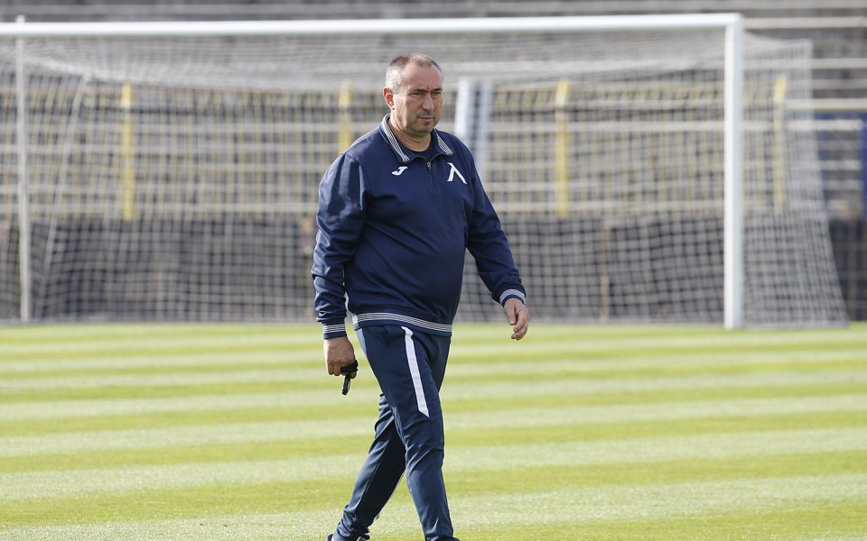 Наставникът на Левски Станимир Стоилов не е останал доволен от