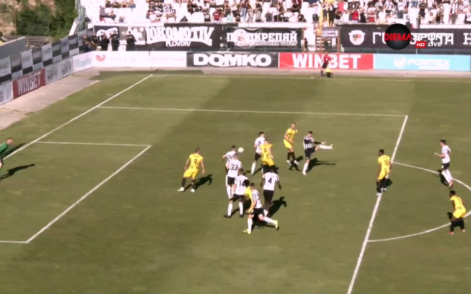 В 26-ата минута гостите откриха резултата, след като Тодор Неделев