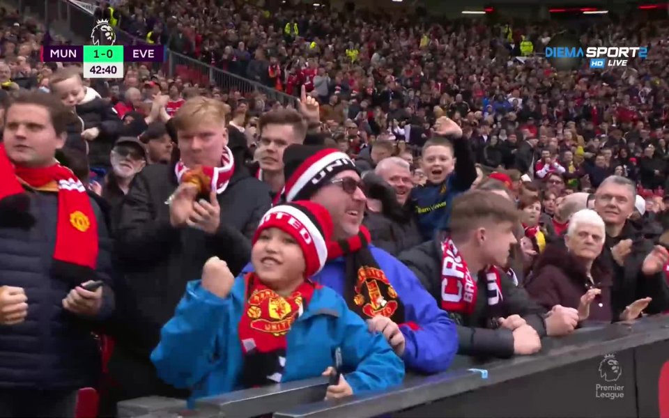 Марсиал наказа Евертън в края на полувремето