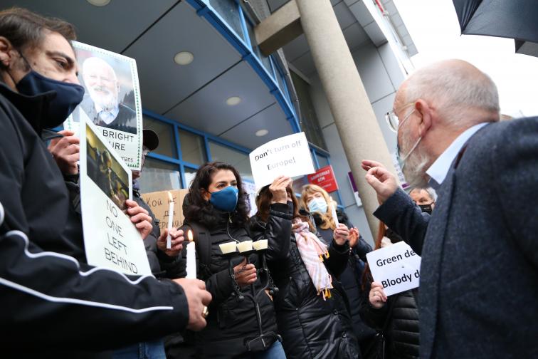 Протест посрещна Франс Тимерманс в София