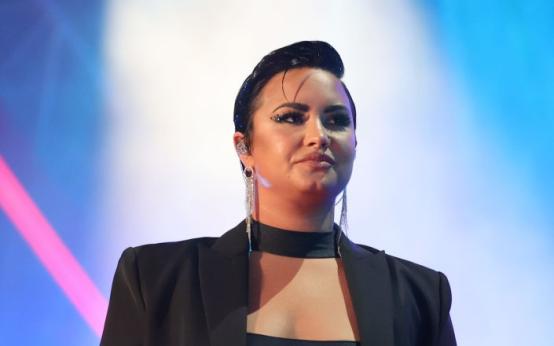 Деми Ловато с 8 нови песни - клубен дух, провокация и още нещо