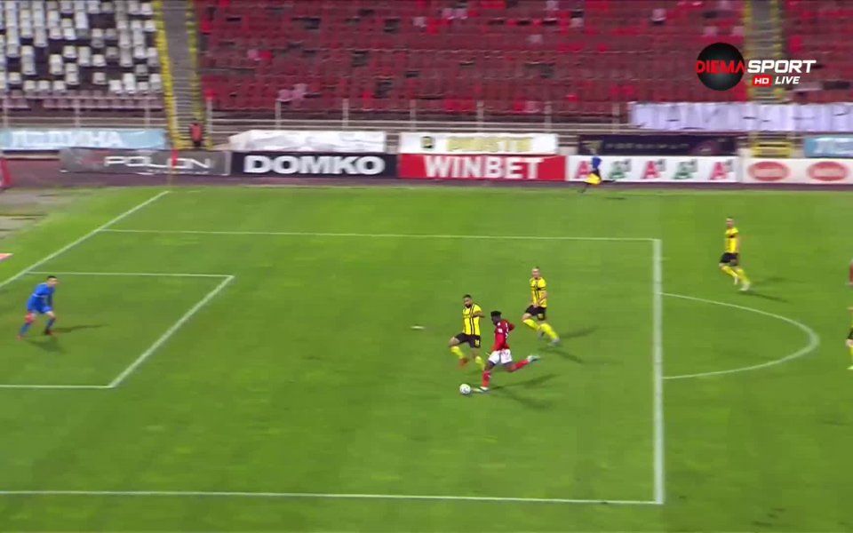 Секунди след като увеличи преднината си, ЦСКА бележи нов гол.