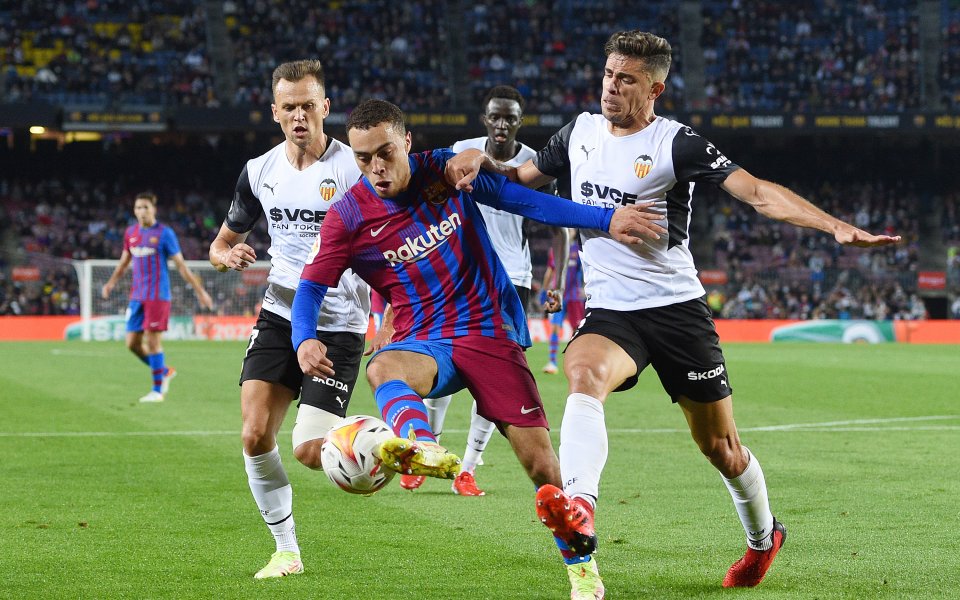 Валенсия и Барселона играят при резултат 0:0 в един от