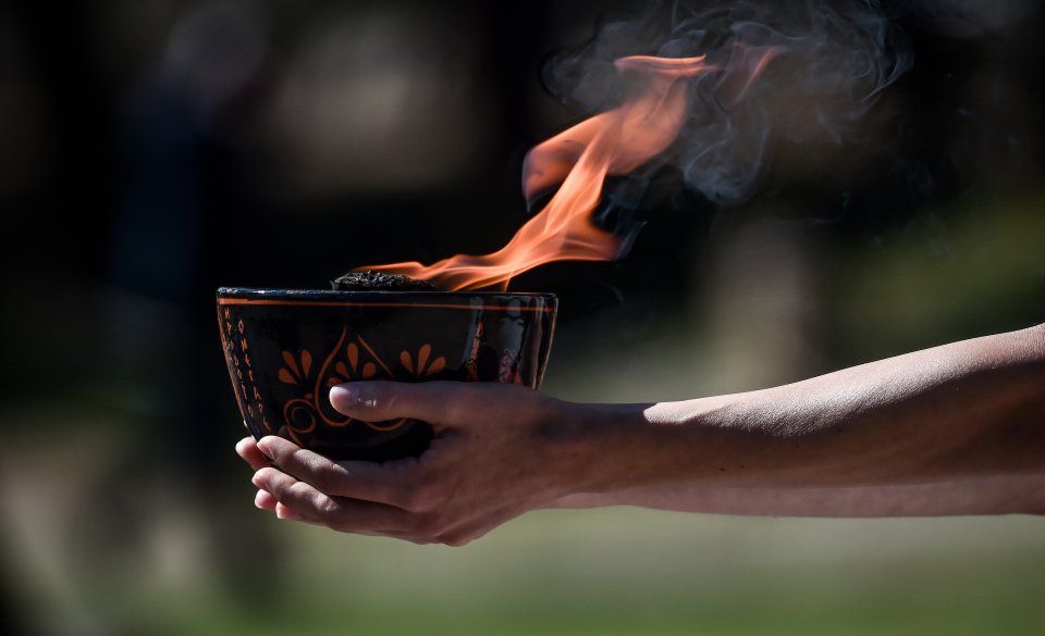 Олимпийският огън за Пекин 2022 беше запален в Древна Олимпия1