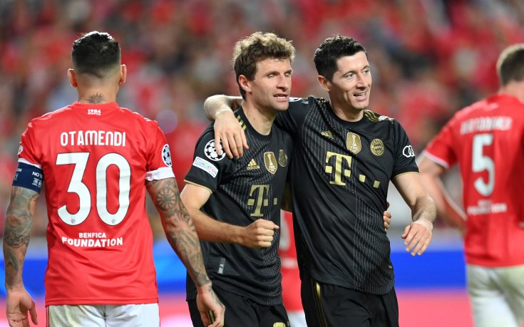 Треньорът на Байерн давал указания от хотелската стая