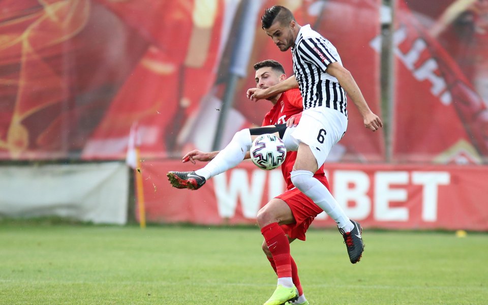 Отборите на Локомотив Пловдив и Царско село дава начало на