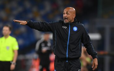 Наставникът на Наполи Лучано Спалети получи червен картон от съдията