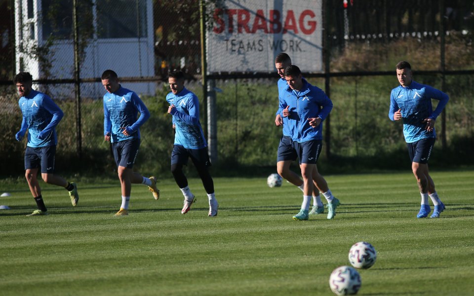 Пресконференция на Станимир Стоилов и тренировка на Левски