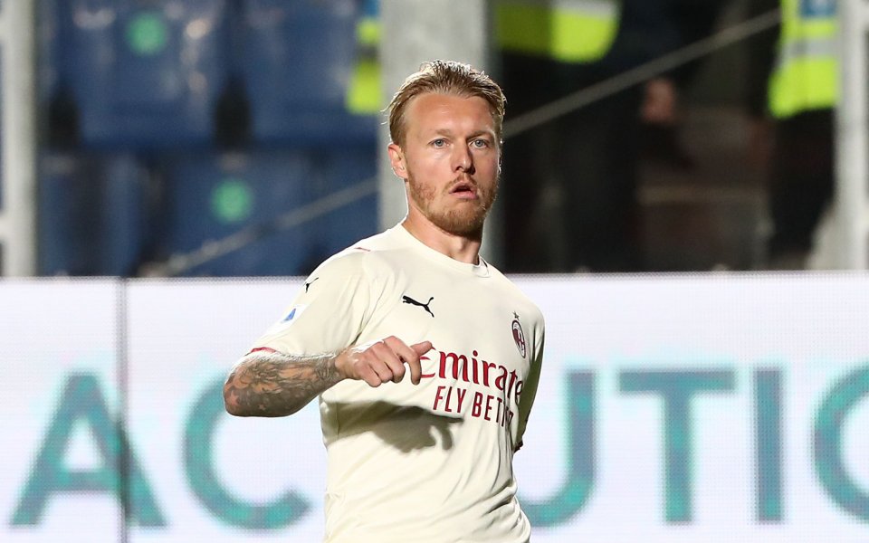 Милан е близо до подновяването на централния защитник Симон Кяер,