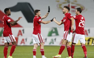 ЦСКА пуска разпродажба на оригинални футболни екипи от минали години