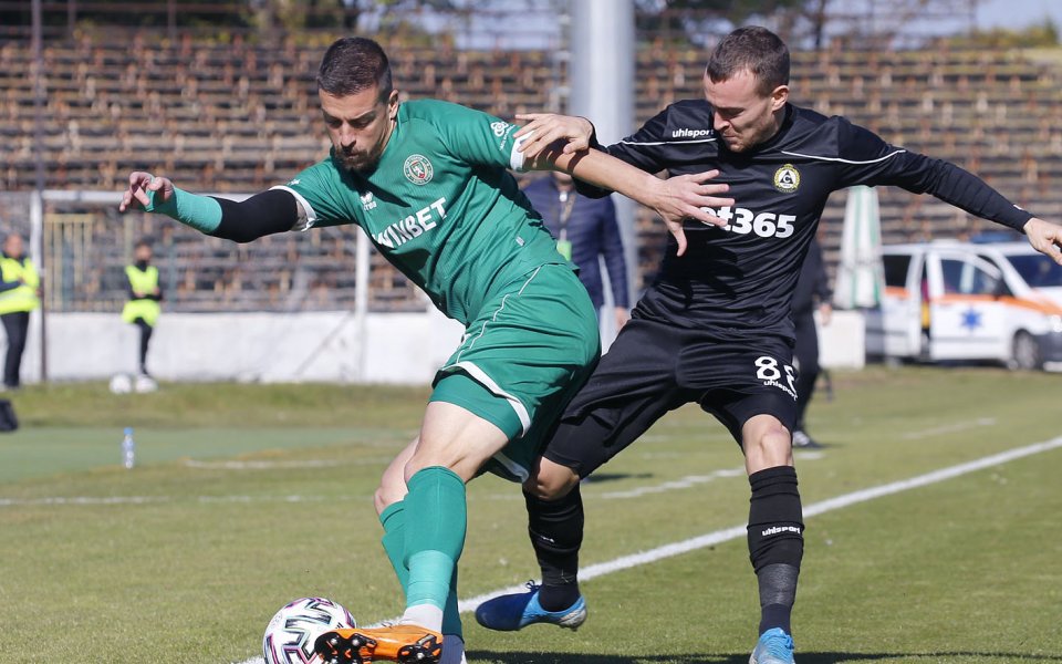 Славия и Ботев Враца играят при 0:0 в мач от