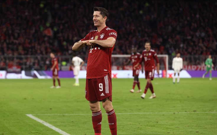 Ново шоу на Левандовски прати Байерн напред в Шампионската лига