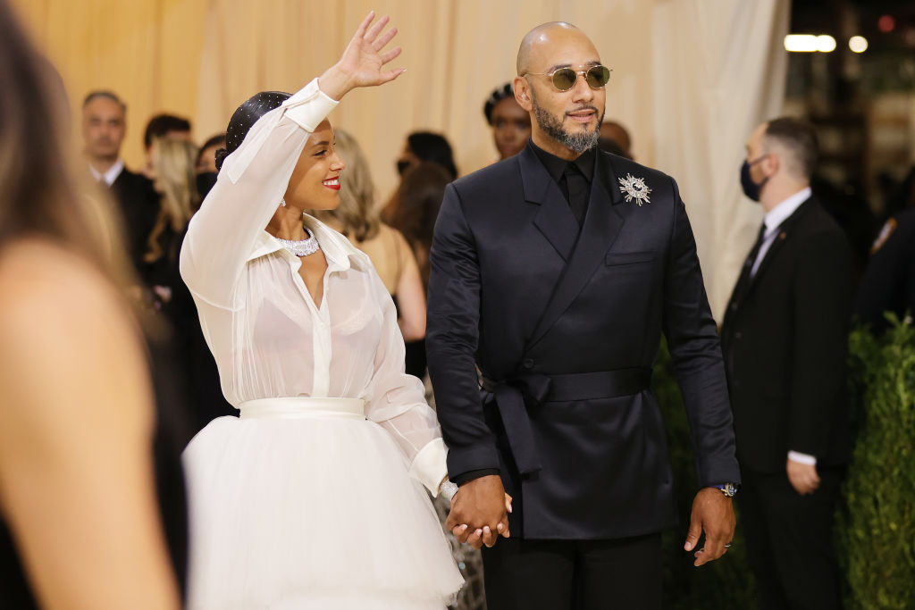 <p>Алиша Кийс и Swizz Beatz по време на Мет Гала 2021</p>