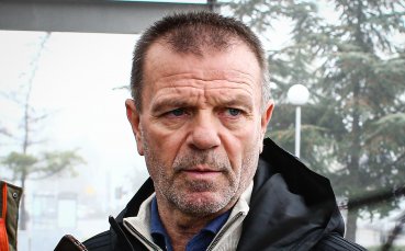 Наставникът на ЦСКА Стойчо Младенов сподели разочарованието си от изпуснатите