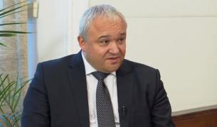 Демерджиев обеща "брутална борба с изродите, които превръщат децата ни в оръжия"